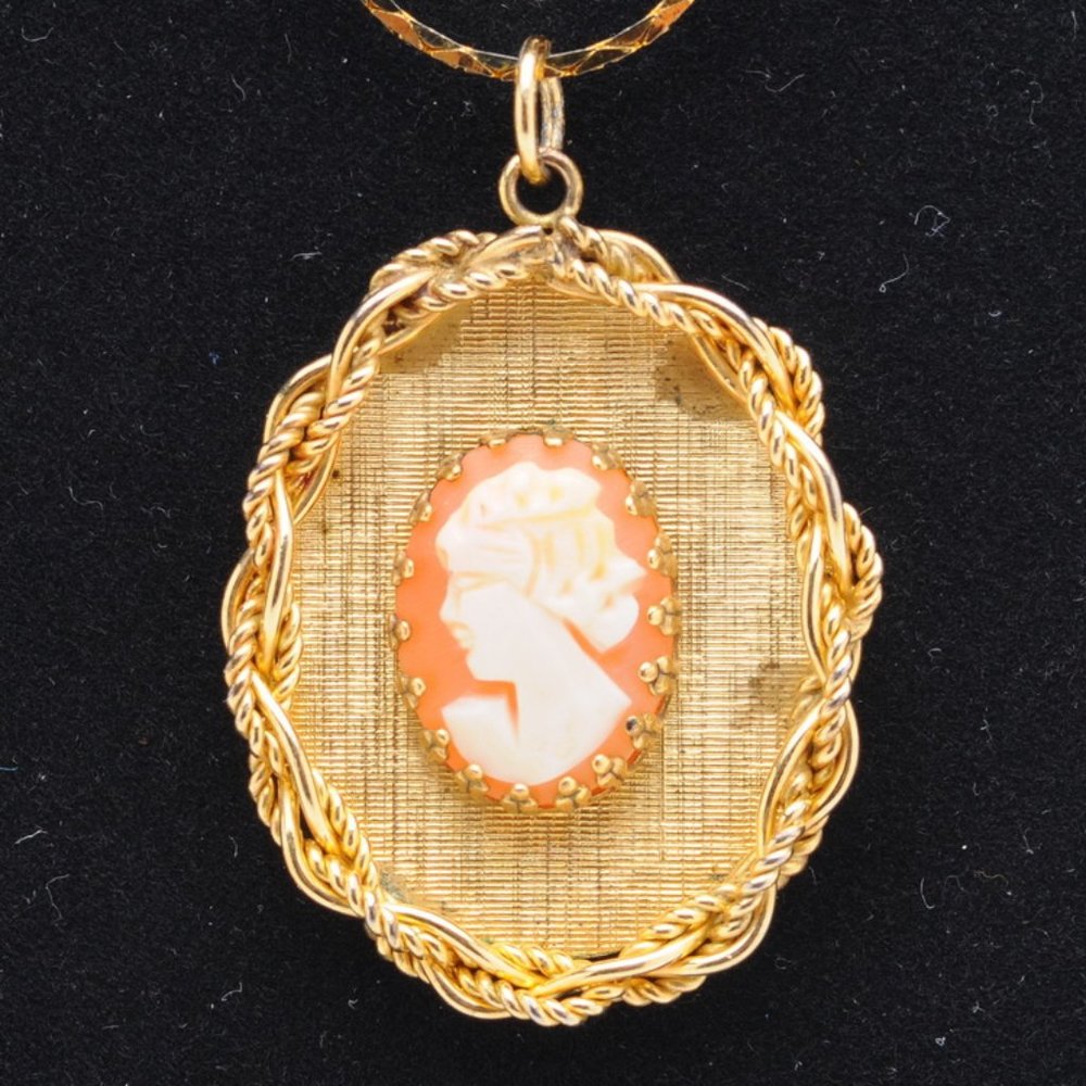 12K Gold Filled Cameo Pendant Necklace by JB